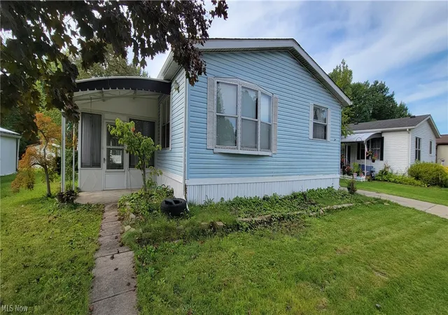 Photo 1 of Single family home for sale at 5 Sycamore Dr, Olmsted Twp, OH 44138 | MLS# 5239771 | Listing updated on 2026-09-30