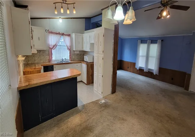 Photo 2 of Single family home for sale at 5 Sycamore Dr, Olmsted Twp, OH 44138 | MLS# 5239771 | Listing updated on 2026-09-30