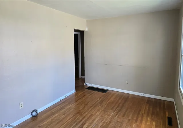 Photo 4 of Single family home for sale at 2412 Highland Ave, Parkersburg, WV 26101 | MLS# 5240216 | Listing updated on 2026-09-04