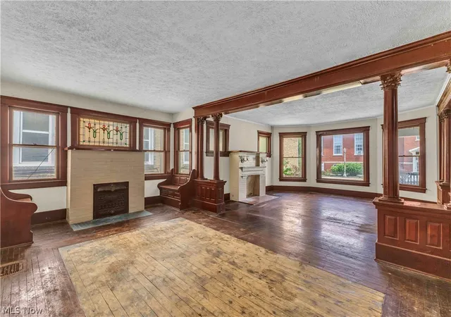 Photo 4 of Single family home for sale at 416 Washington Ave, Lorain, OH 44052 | MLS# 5240137 | Listing updated on 2026-09-15