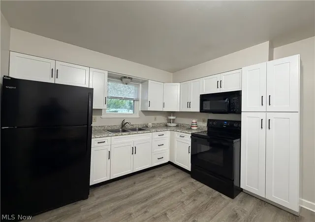 Photo 2 of Sale Pending at 2573 Jaycox Rd, Avon, OH 44011 | MLS# 5240267 | Listing updated on 2026-09-04