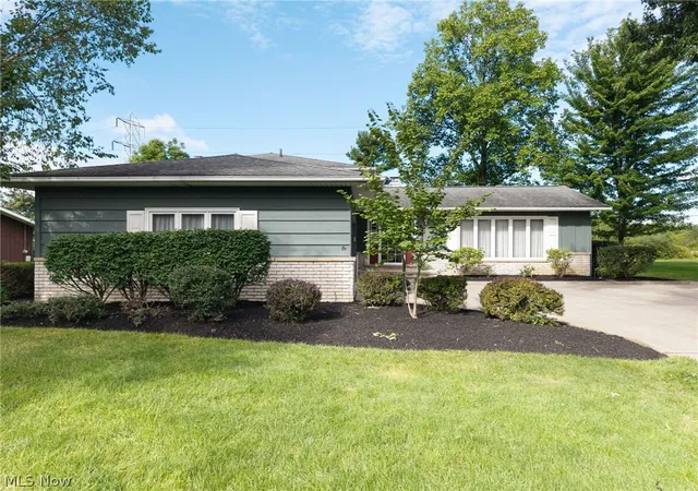 Photo 2 of Sale Pending at 5058 Millwood Dr, Broadview Heights, OH 44147 | MLS# 5238257 | Listing updated on 2026-10-01