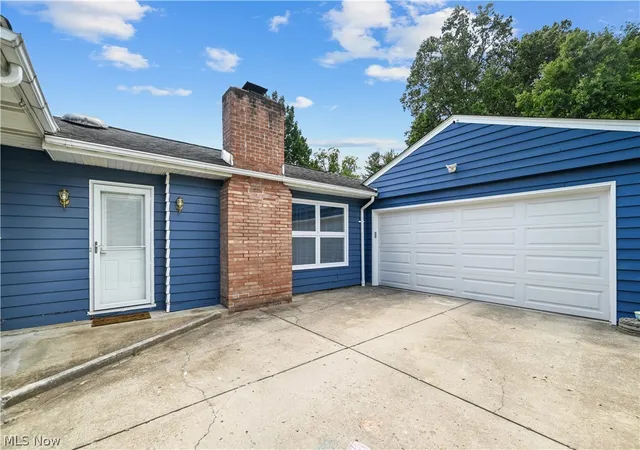 Photo 2 of Single family home for sale at 968 Brucewood Dr Se, Warren, OH 44484 | MLS# 5239785 | Listing updated on 2026-10-02