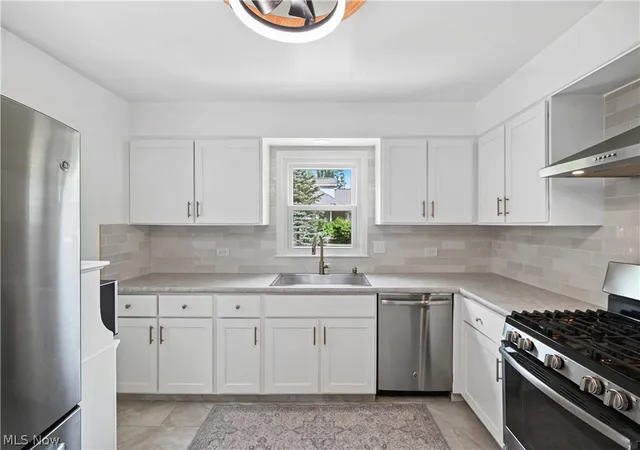 Photo 3 of Single family home for sale at 968 Brucewood Dr Se, Warren, OH 44484 | MLS# 5239785 | Listing updated on 2026-10-02