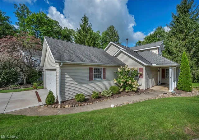 Photo 2 of Sale Pending at 1715 Jonathans #1314, Broadview Heights, OH 44147 | MLS# 5236522 | Listing updated on 2026-09-09