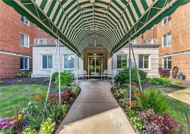Photo 4 of Condo for sale at 19425 Van Aken Blvd #207, Shaker Heights, OH 44122 | MLS# 5240255 | Listing updated on 2026-09-02