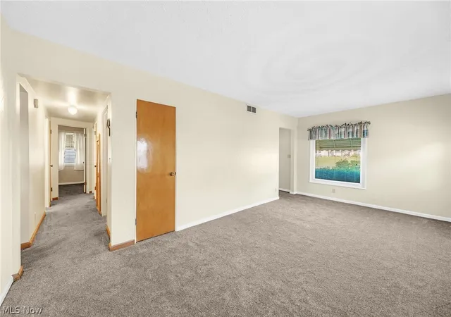 Photo 3 of Sale Pending at 500 Carver St Nw, Massillon, OH 44647 | MLS# 5238995 | Listing updated on 2026-09-10