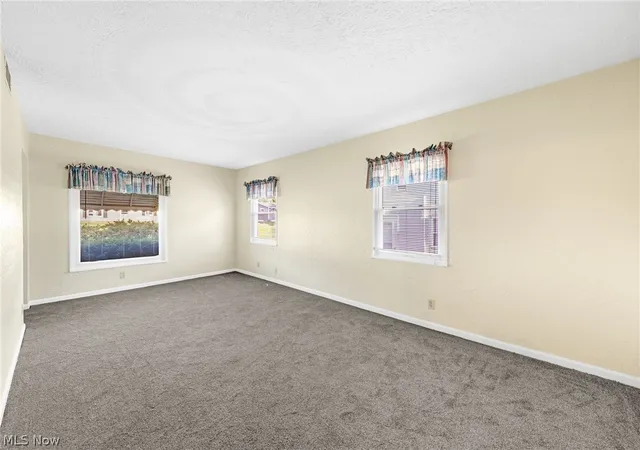 Photo 4 of Sale Pending at 500 Carver St Nw, Massillon, OH 44647 | MLS# 5238995 | Listing updated on 2026-09-10