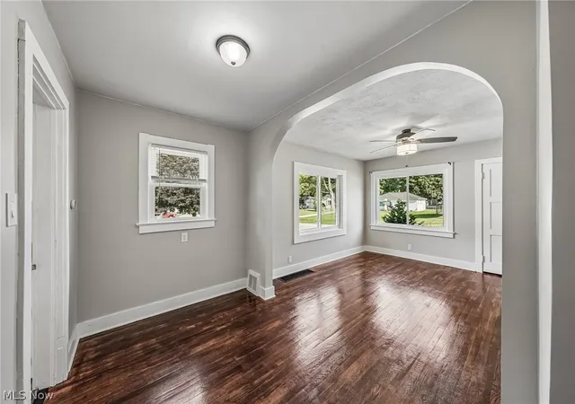 Photo 3 of Sale Pending at 139 Simcox St, Wadsworth, OH 44281 | MLS# 5239387 | Listing updated on 2026-09-16