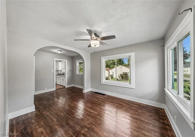 Photo 3 of Sale Pending at 139 Simcox St, Wadsworth, OH 44281 | MLS# 5239387 | Listing updated on 2026-09-16