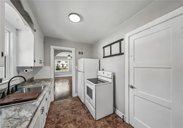 Photo 4 of Sale Pending at 139 Simcox St, Wadsworth, OH 44281 | MLS# 5239387 | Listing updated on 2026-09-16