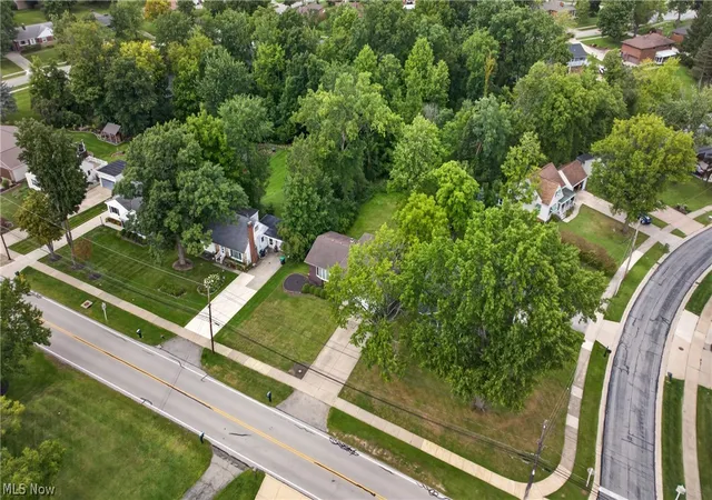 Photo 3 of Single family home for sale at 6613 Brookside Rd, Independence, OH 44131 | MLS# 5239656 | Listing updated on 2026-09-29