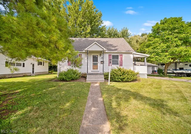 Photo 2 of Sale Pending at 687 Elyria Ave, Amherst, OH 44001 | MLS# 5234116 | Listing updated on 2026-09-08