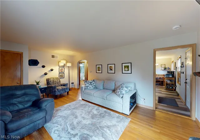 Photo 3 of Sale Pending at 1137 E Archwood Ave, Akron, OH 44306 | MLS# 5240271 | Listing updated on 2026-09-02