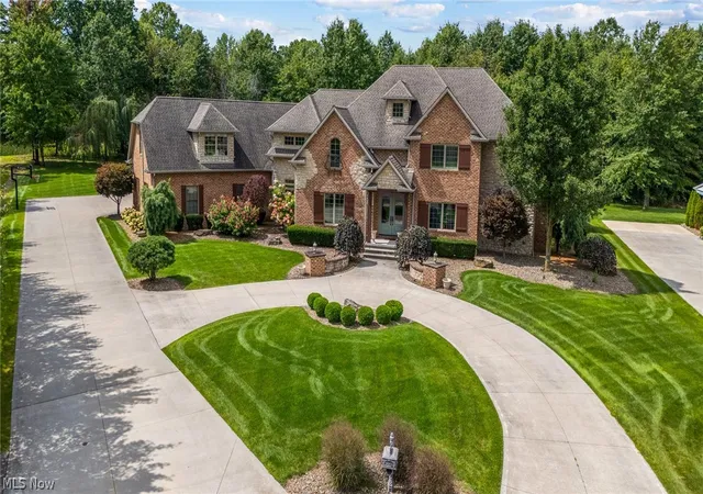 Photo 1 of Single family home for sale at 1555 Fox Den Ct, Canfield, OH 44406 | MLS# 5240118 | Listing updated on 2026-09-11