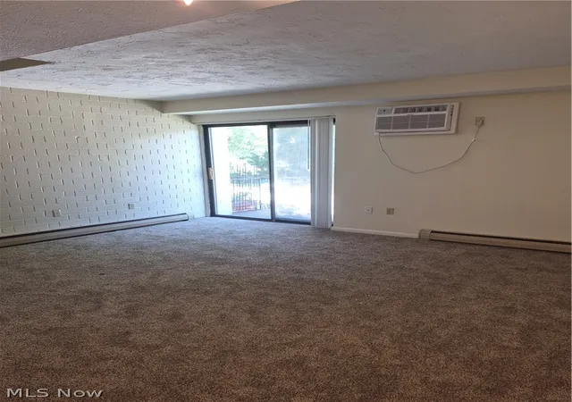 Listing Photo 5 - Condo for sale in building located at 38405 N Ln, Willoughby, OH 44094 - Unit #E 207