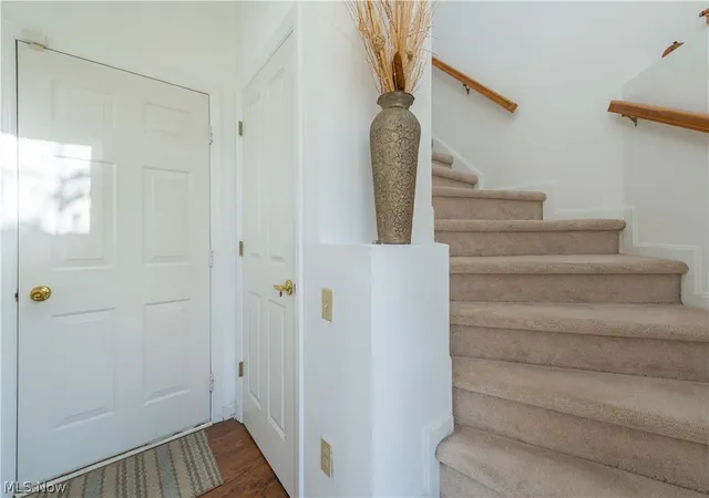 Listing Photo 4 - Condo for sale in building located at 192 Vis Ct, North Olmsted, OH 44070 - Unit #10A