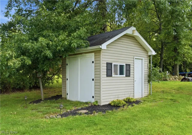 Photo 36 of Single family home for sale at 6987 White Oak Dr, Hubbard, OH 44425 | MLS# 5240361 | Listing updated on 2026-10-06