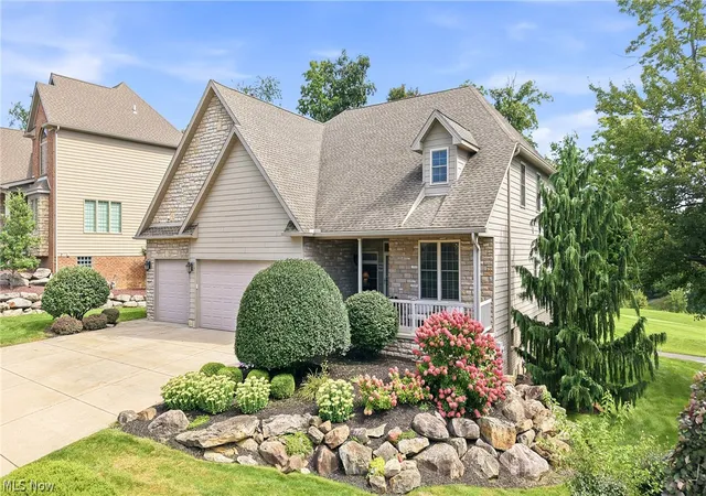 Photo 3 of Single family home for sale at 7563 Highbury Pointe, Canfield, OH 44406 | MLS# 5239261 | Listing updated on 2026-09-11