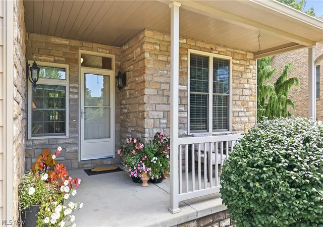 Photo 3 of Single family home for sale at 7563 Highbury Pointe, Canfield, OH 44406 | MLS# 5239261 | Listing updated on 2026-09-11