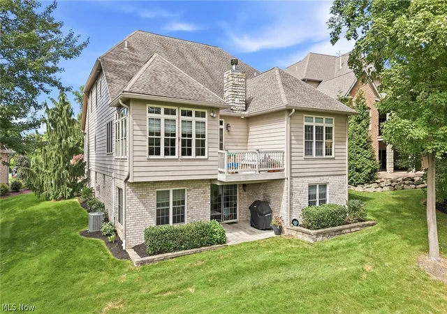 Photo 4 of Single family home for sale at 7563 Highbury Pointe, Canfield, OH 44406 | MLS# 5239261 | Listing updated on 2026-09-11