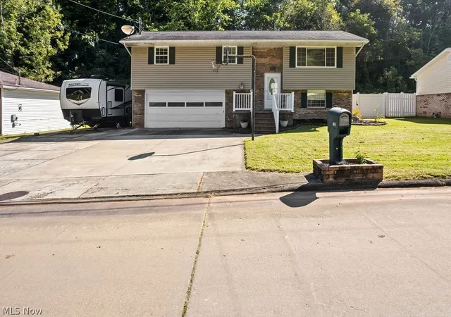 Photo 1 of Single family home for sale at 190 Suzanne St, Washington, WV 26181 | MLS# 5240404 | Listing updated on 2026-09-07