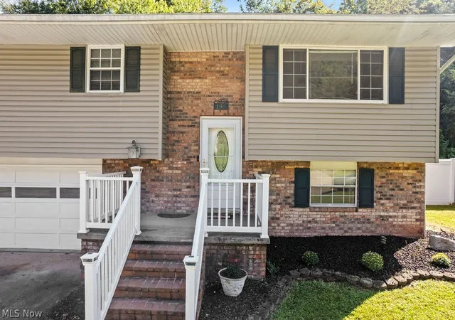 Photo 2 of Single family home for sale at 190 Suzanne St, Washington, WV 26181 | MLS# 5240404 | Listing updated on 2026-09-07