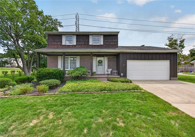 Photo 1 of Sale Pending at 1030 48th St Nw, Canton, OH 44709 | MLS# 5240454 | Listing updated on 2026-09-04