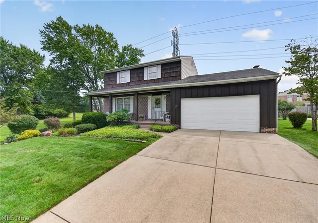 Photo 2 of Sale Pending at 1030 48th St Nw, Canton, OH 44709 | MLS# 5240454 | Listing updated on 2026-09-04