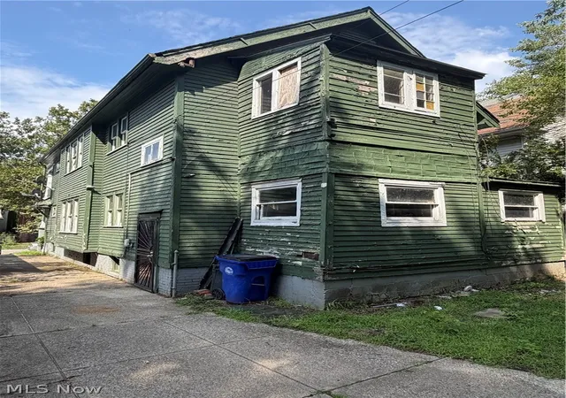 Photo 3 of Sale Pending at 621 E 128th St, Cleveland, OH 44108 | MLS# 5238753 | Listing updated on 2026-09-08