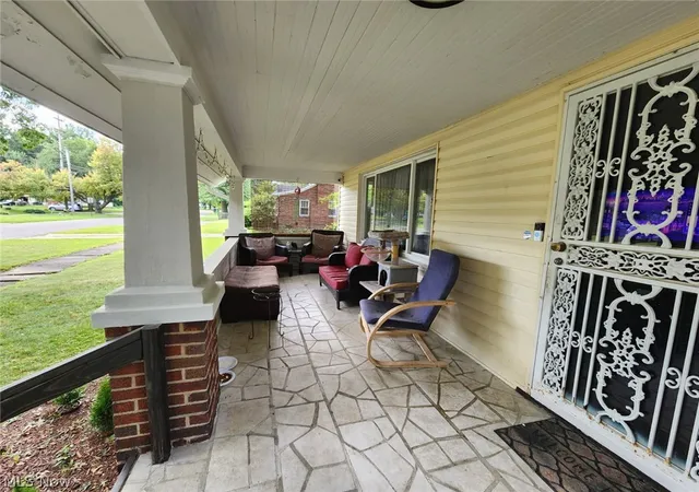Photo 2 of Single family home for sale at 932 Hardesty Blvd, Akron, OH 44320 | MLS# 5240499 | Listing updated on 2026-09-07
