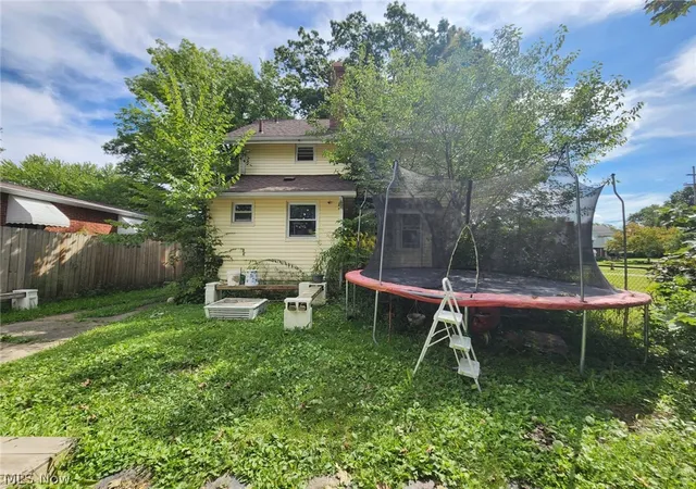 Photo 3 of Single family home for sale at 932 Hardesty Blvd, Akron, OH 44320 | MLS# 5240499 | Listing updated on 2026-09-07