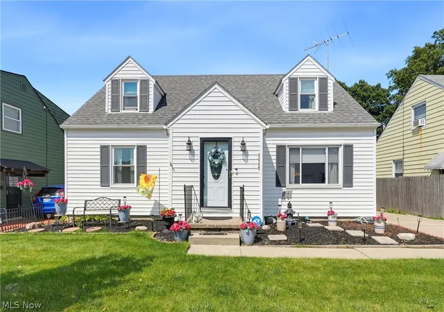 Single family home for sale at 2005 Lindbergh Ave, Cuyahoga Falls, OH 44223 | MLS# 5240003