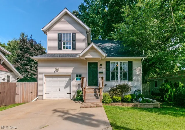 Photo 1 of Single family home for sale at 7759 Manor Dr, Mentor On The Lake, OH 44060 | MLS# 5238689 | Listing updated on 2026-09-10