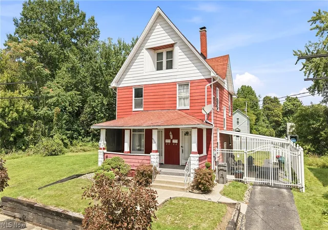 Photo 1 of Multi family home for sale at 826 Parkwood Ave #1 & 2, Youngstown, OH 44502 | MLS# 5240400 | Listing updated on 2026-09-05