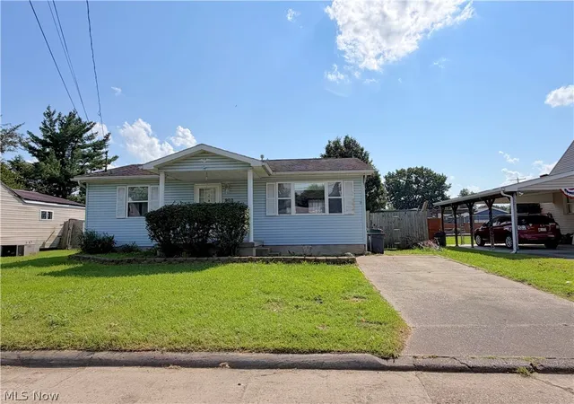 Photo 2 of Single family home for sale at 902 19th St, Vienna, WV 26105 | MLS# 5240525 | Listing updated on 2026-09-09