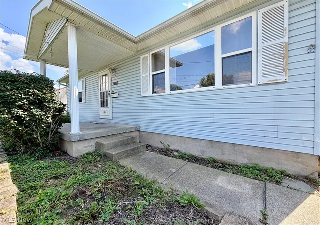 Photo 3 of Single family home for sale at 902 19th St, Vienna, WV 26105 | MLS# 5240525 | Listing updated on 2026-09-09