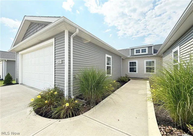 Photo 1 of Single family home for sale at 208 Silver Spring Cir, Elyria, OH 44035 | MLS# 5240466 | Listing updated on 2026-09-11