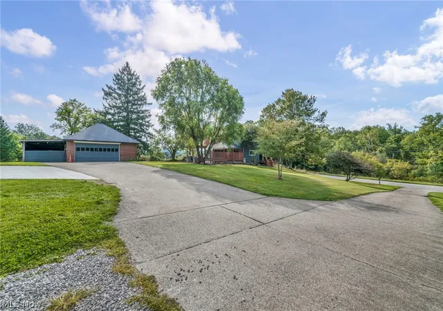 Photo 3 of Single family home for sale at 1511 Center Rd, Hinckley, OH 44233 | MLS# 5239800 | Listing updated on 2026-09-03