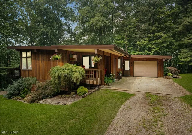 Photo 1 of Single family home for sale at 14953 Doylestown Rd, Doylestown, OH 44230 | MLS# 5234915 | Listing updated on 2026-09-08