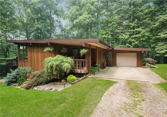 Photo 3 of Single family home for sale at 14953 Doylestown Rd, Doylestown, OH 44230 | MLS# 5234915 | Listing updated on 2026-09-08