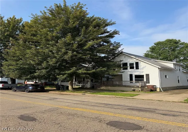 Photo 2 of Single family home for sale at 140 4th St Ne, New Philadelphia, OH 44663 | MLS# 5240554 | Listing updated on 2026-10-05