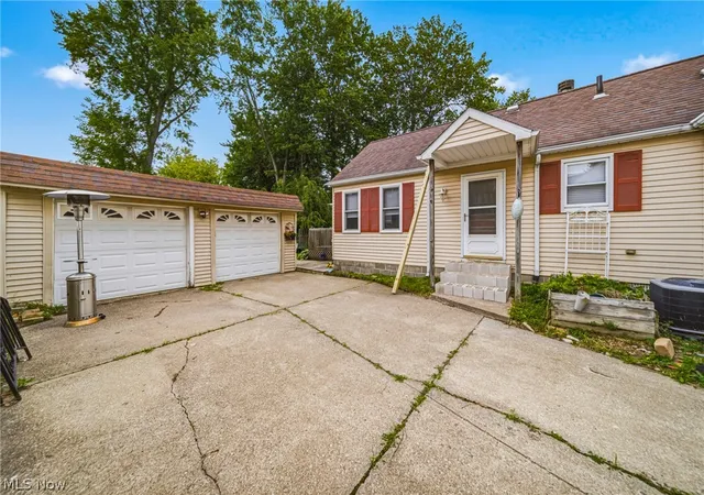 Photo 3 of Sale Pending at 37301 Park Ave, Willoughby, OH 44094 | MLS# 5239435 | Listing updated on 2026-09-14