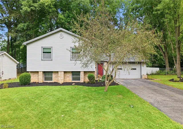 Photo 1 of Sale Pending at 1159 Timbercrest, Youngstown, OH 44505 | MLS# 5240586 | Listing updated on 2026-09-14
