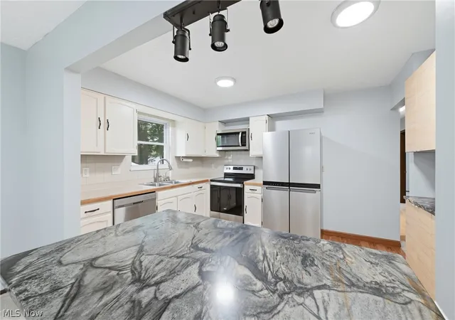 Photo 3 of Sale Pending at 1159 Timbercrest, Youngstown, OH 44505 | MLS# 5240586 | Listing updated on 2026-09-14