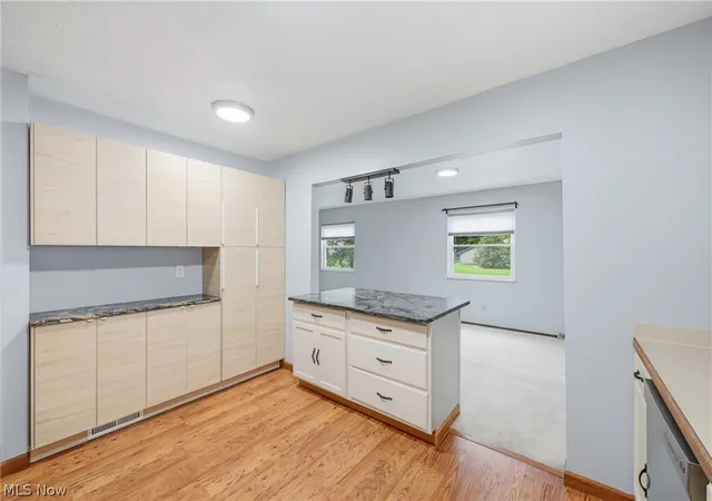 Photo 4 of Sale Pending at 1159 Timbercrest, Youngstown, OH 44505 | MLS# 5240586 | Listing updated on 2026-09-14