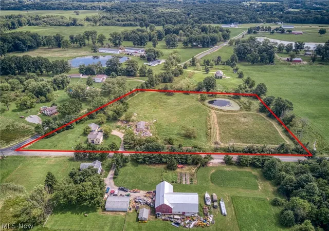 Photo 4 of Sale Pending at 3746 Mcclintocksburg Rd, Diamond, OH 44412 | MLS# 5240384 | Listing updated on 2026-09-05