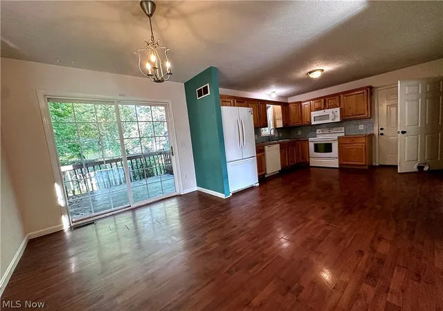 Photo 3 of Single family home for sale at 286 Wildwood Ave, Akron, OH 44320 | MLS# 5240540 | Listing updated on 2026-10-07