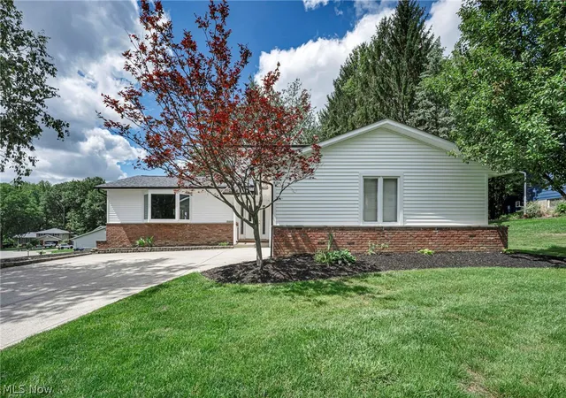 Single family home for sale at 5660 Elm Hill Dr, Solon, OH 44139 | MLS# 5240292 | Listing updated on 2026-09-04