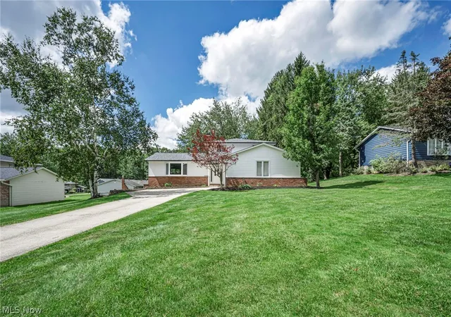 Photo 2 of Single family home for sale at 5660 Elm Hill Dr, Solon, OH 44139 | MLS# 5240292 | Listing updated on 2026-09-04